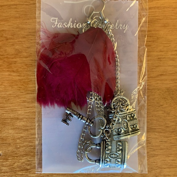 2 sets!!! Beautiful feather earrings - Picture 3 of 3